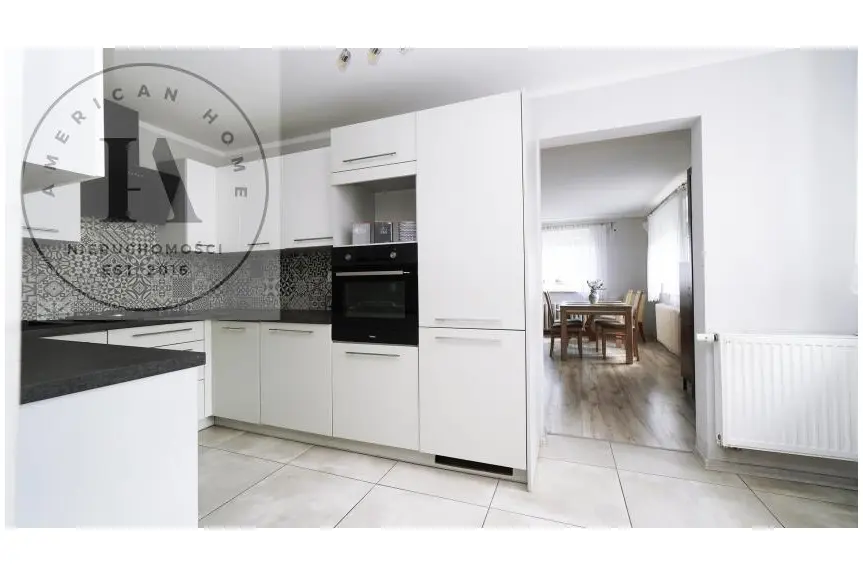 nowodworski, Nowy Dwór Gdański, Marzęcino, Główna, Dom nad rzeką