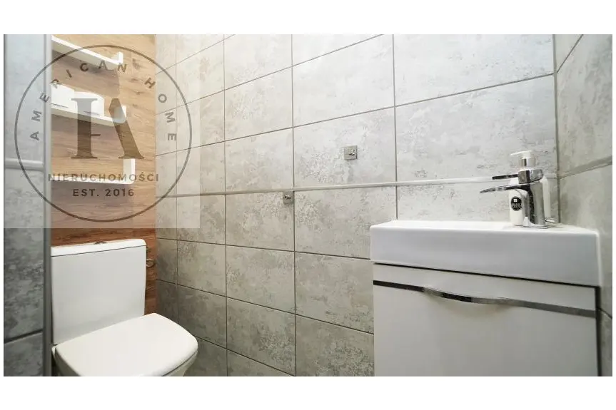 nowodworski, Nowy Dwór Gdański, Marzęcino, Główna, Dom nad rzeką