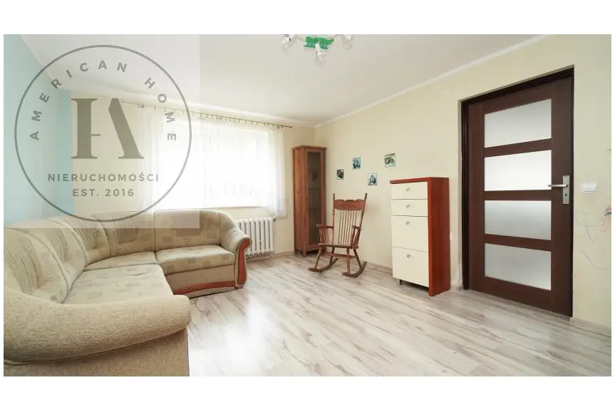 nowodworski, Nowy Dwór Gdański, Marzęcino, Główna, Dom nad rzeką