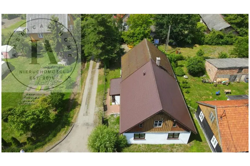 nowodworski, Nowy Dwór Gdański, Marzęcino, Główna, Dom nad rzeką