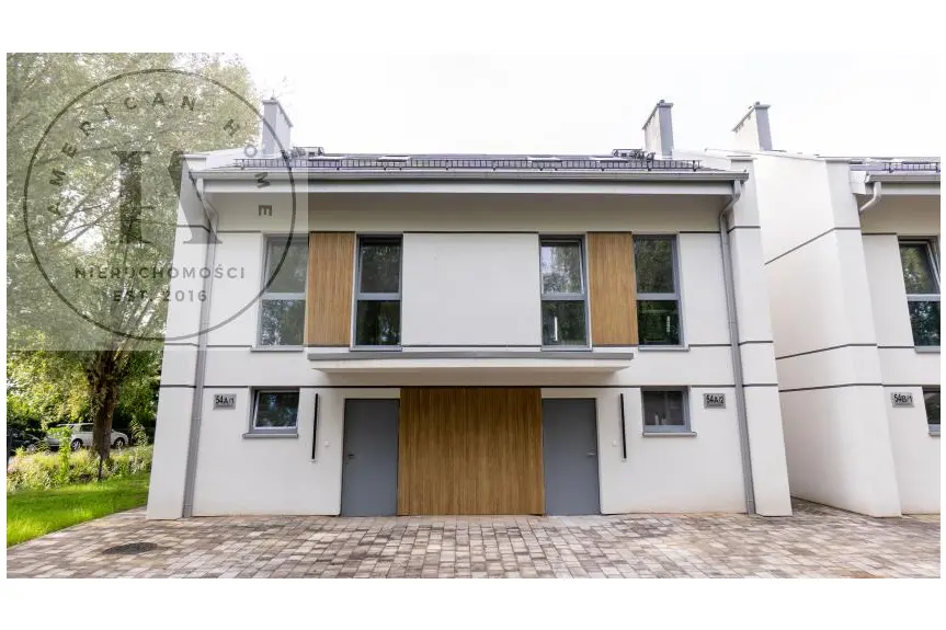 Elbląg, Nowodworska, Nowoczesny dom w Elblągu.