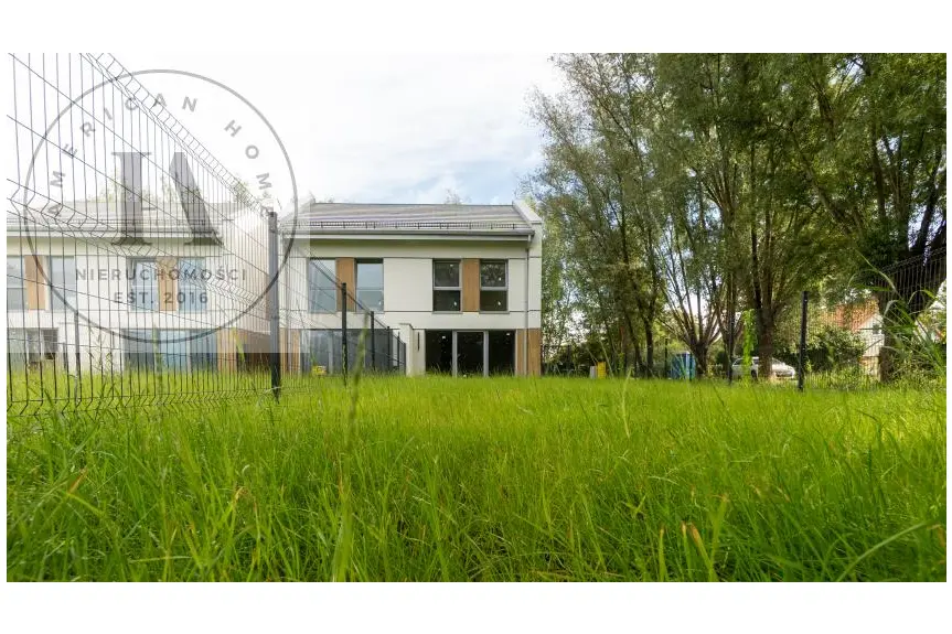 Elbląg, Nowodworska, Nowoczesny dom w Elblągu.