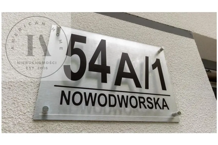 Elbląg, Nowodworska, Nowoczesny dom w Elblągu.